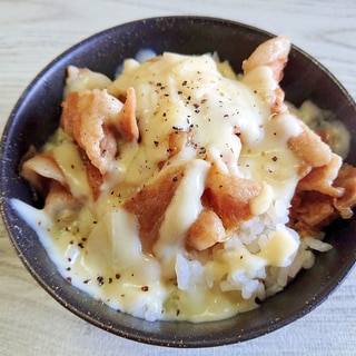 レンジで作るチーズ豚丼